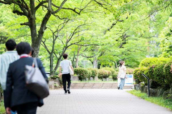 008_tugaku_daigakuseikatu.jpg