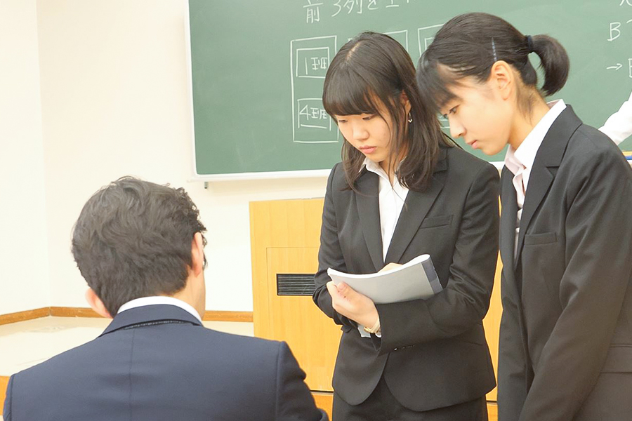 伊藤 晴香 在学生インタビュー 東京薬科大学 生命科学部 伊藤 晴香 在学生インタビュー 東京薬科大学 生命科学部