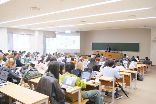 生命科学部 「コスメティックサイエンス」が開講しました！