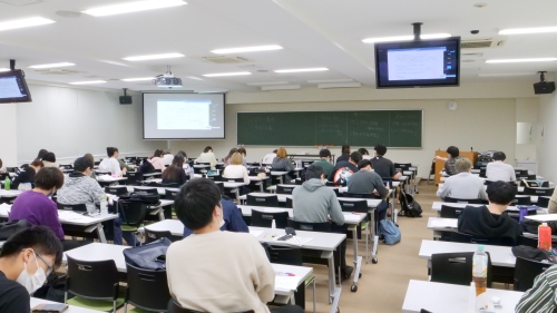 学内LANを活用したサテライト型講義.jpg