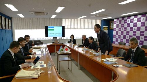 ウズベキスタン製薬推進庁長官が本学を訪問されました