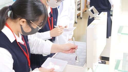 神奈川学園高等学校、十文字中学校の生徒が大学訪問プログラムに参加しました｜高大接続教育