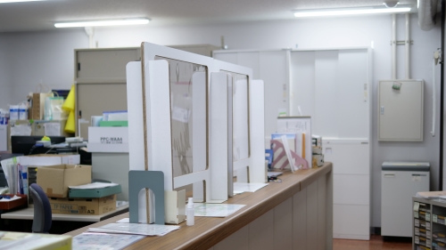 事務室内の感染症対策.jpg
