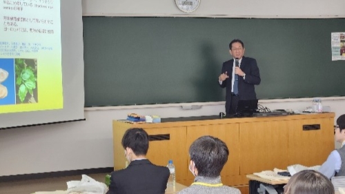本学が都立科学技術高等学校主催の都科技SSH事業の「STEAM企画」に協力しました