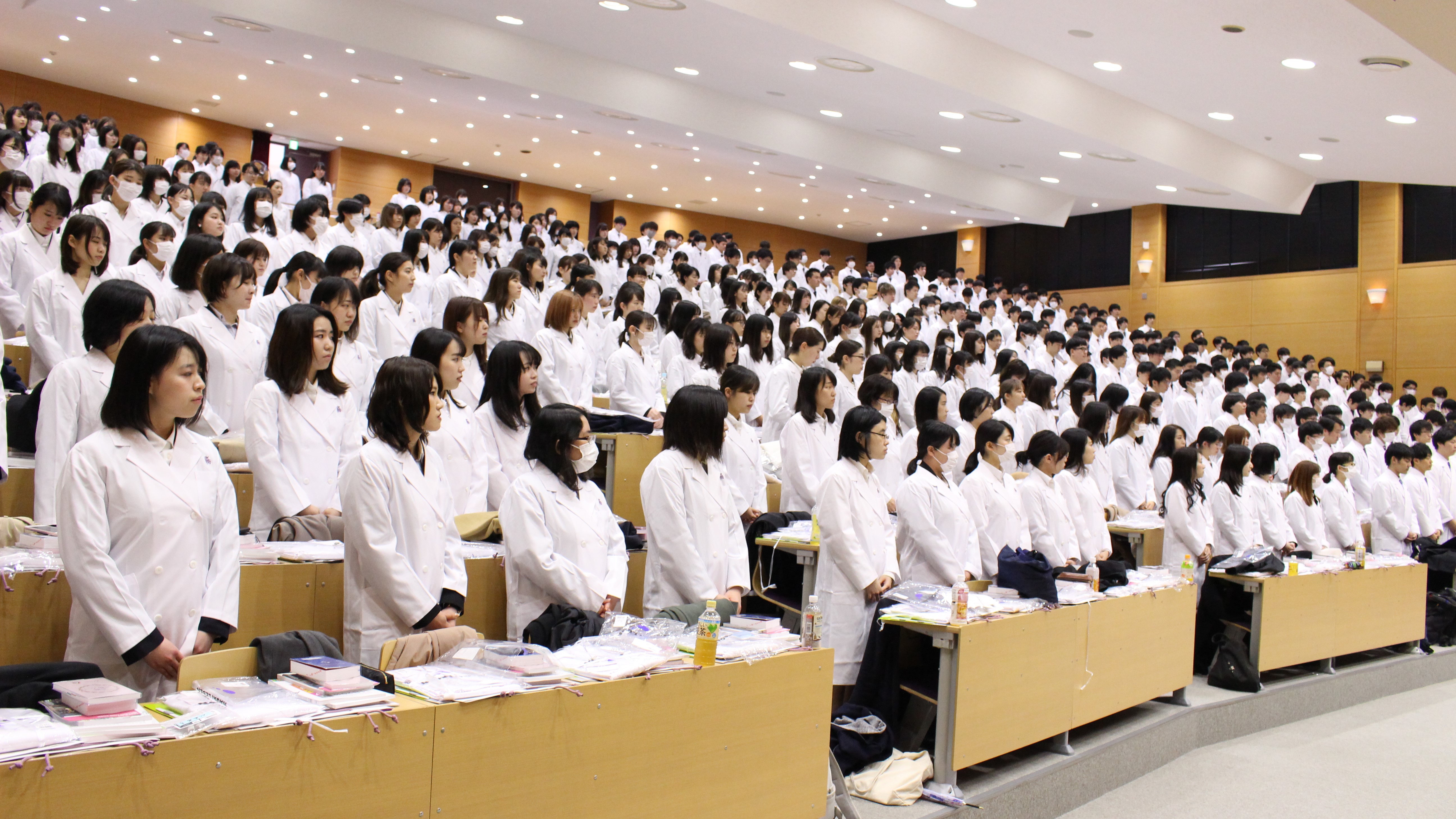 2020年度　東京薬科大学白衣授与式を執り行いました