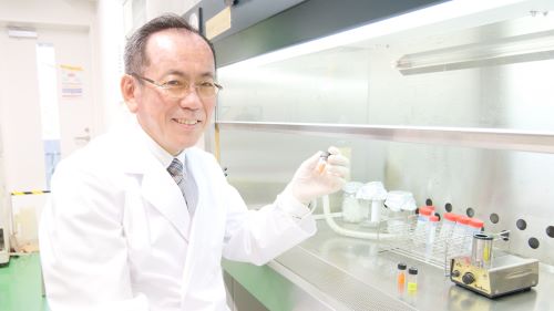 レポート｜薬学部　創剤科学教室の石原教授に創剤への思いを伺いました